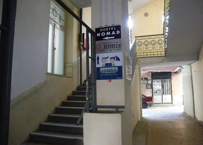 Nomad Hostel *